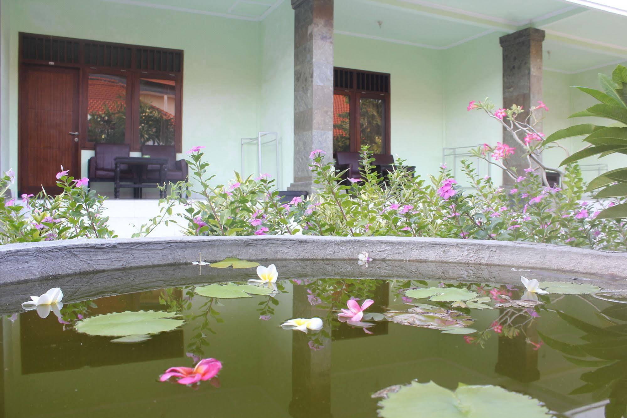Berlian Inn Kuta  Bagian luar foto